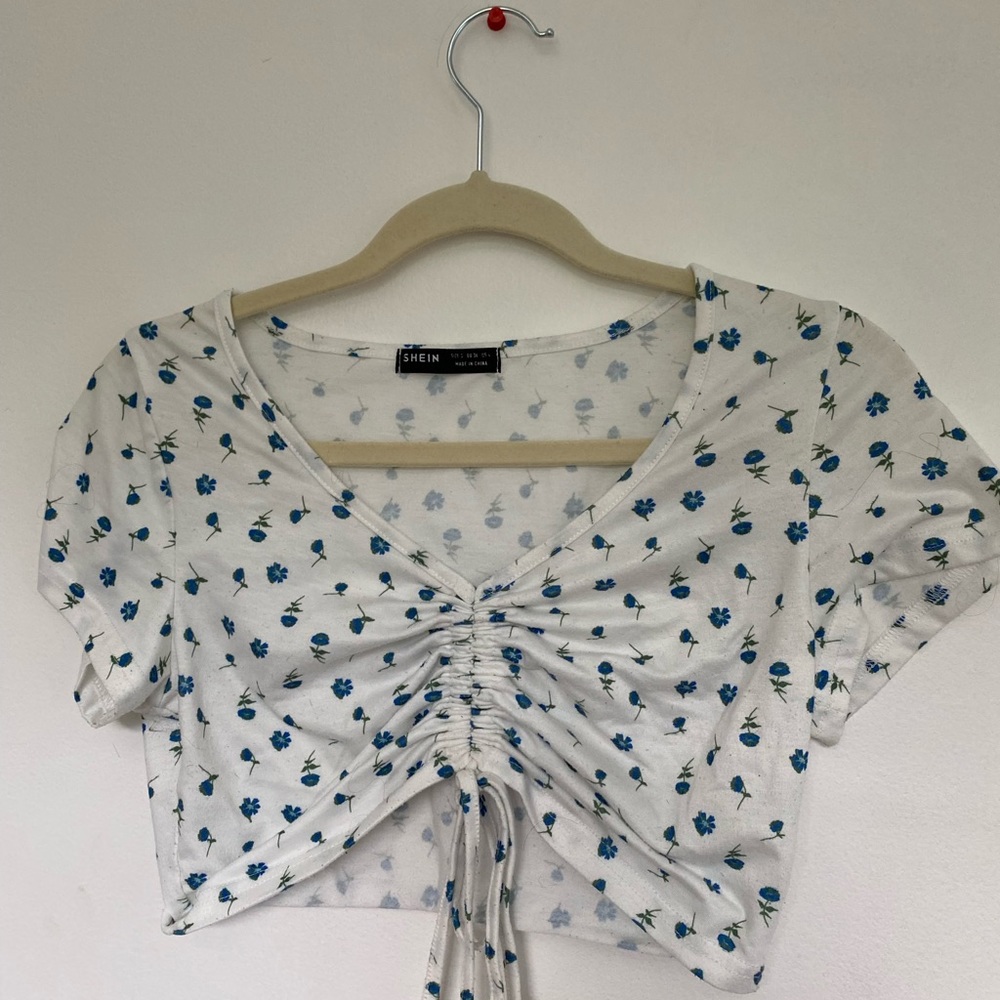 Cropped shirt, size small